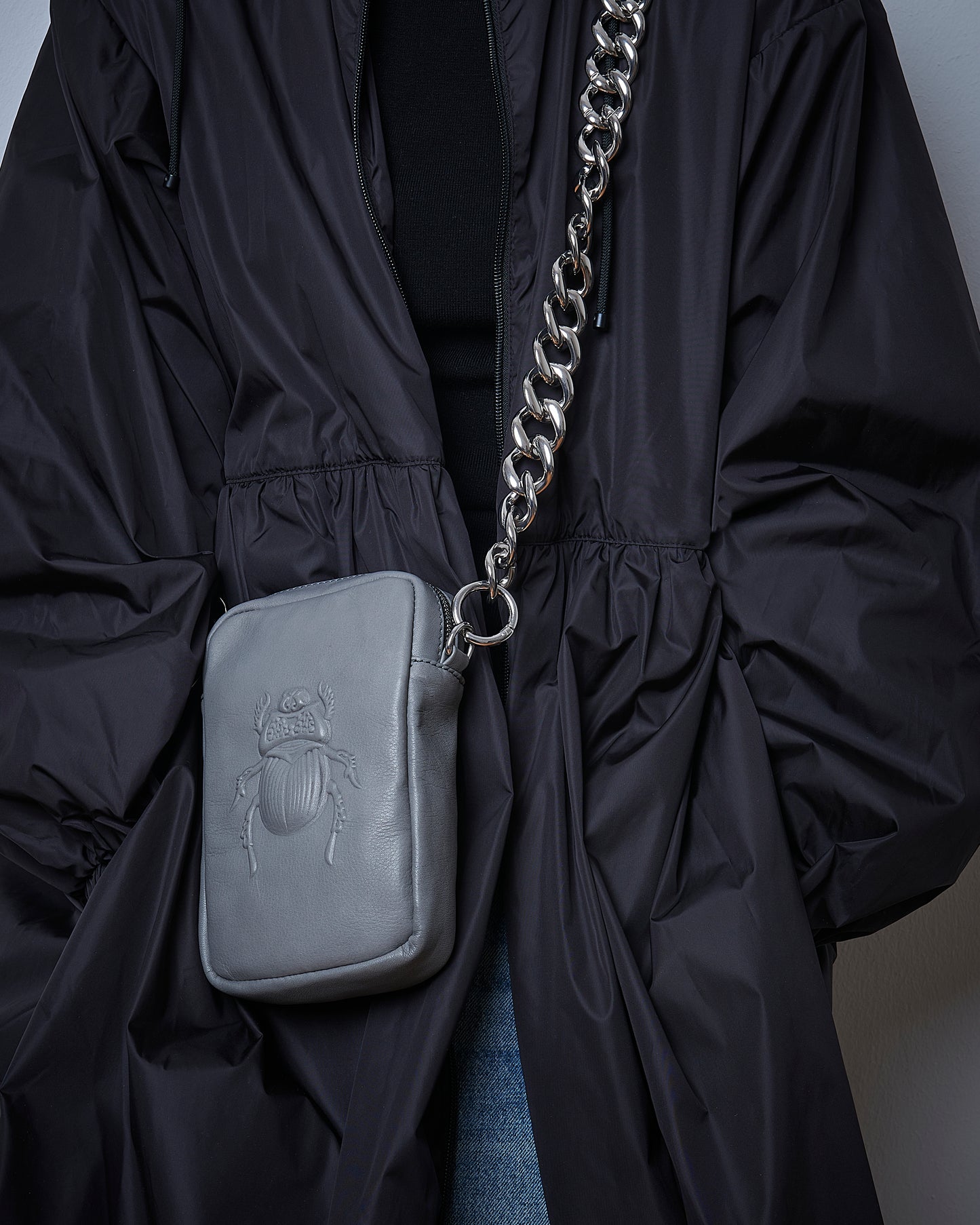 Crossbody Bag - Scarabmotive Steel- grey
